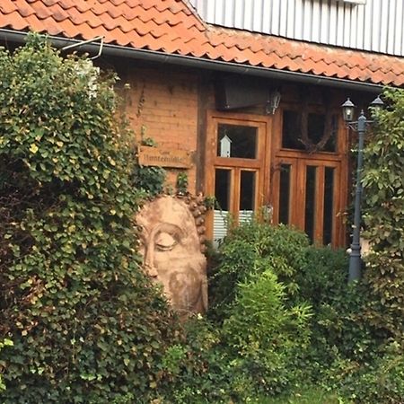 Grosse Hobbithoehle Mit Gemeinschaftsgarten Neustadt am Rubenberge Bagian luar foto