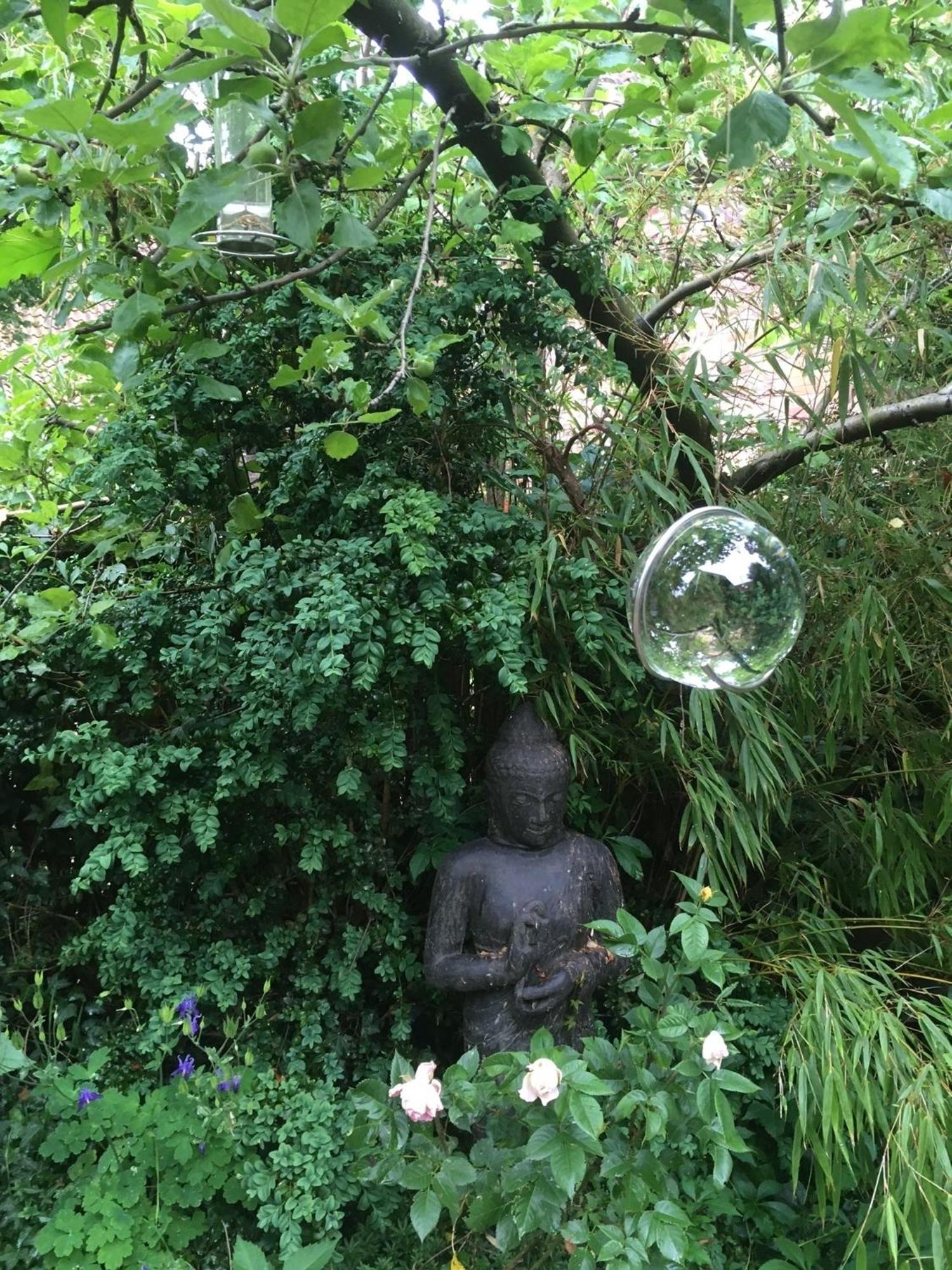 Grosse Hobbithoehle Mit Gemeinschaftsgarten Neustadt am Rubenberge Bagian luar foto