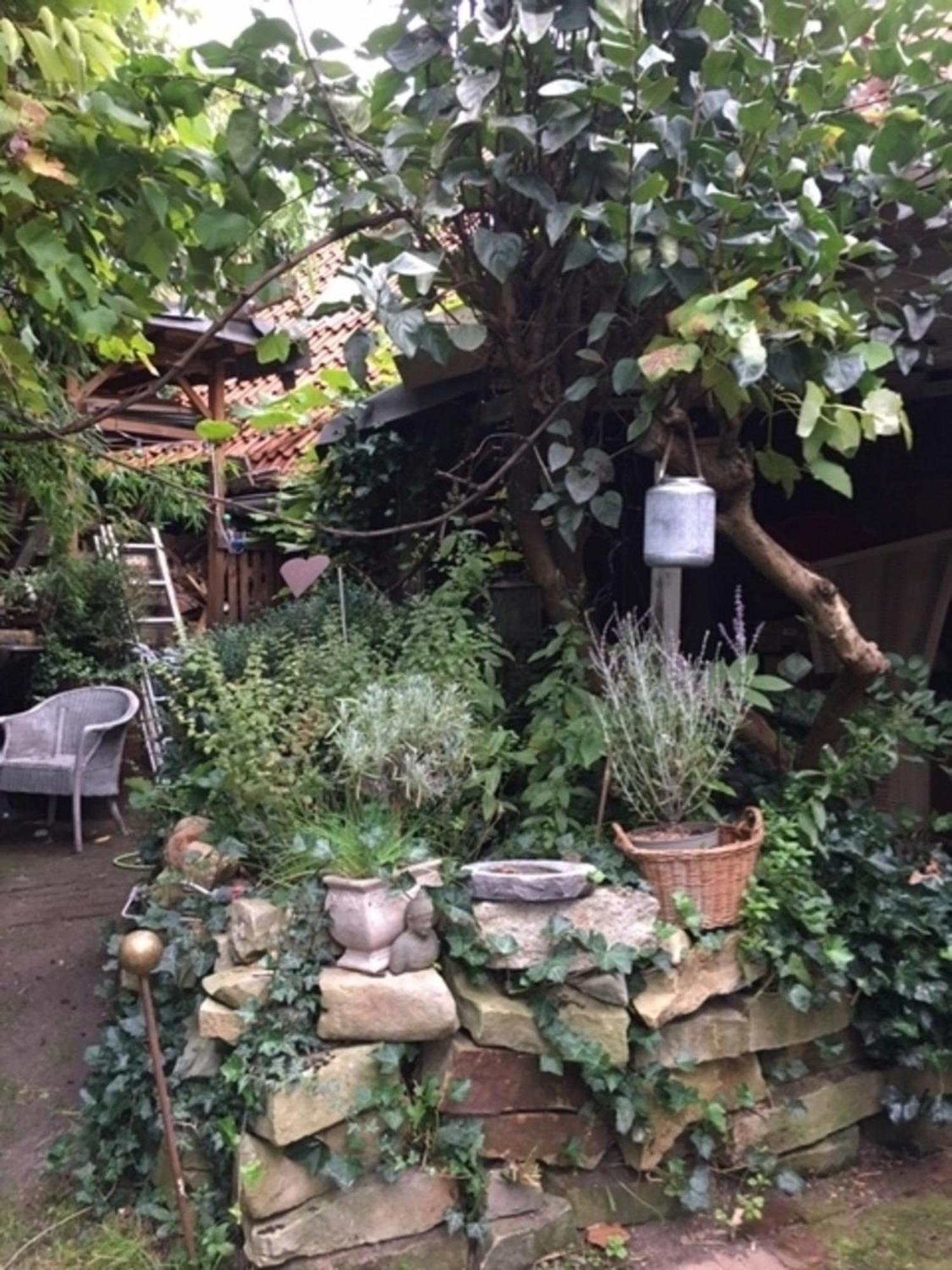 Grosse Hobbithoehle Mit Gemeinschaftsgarten Neustadt am Rubenberge Bagian luar foto
